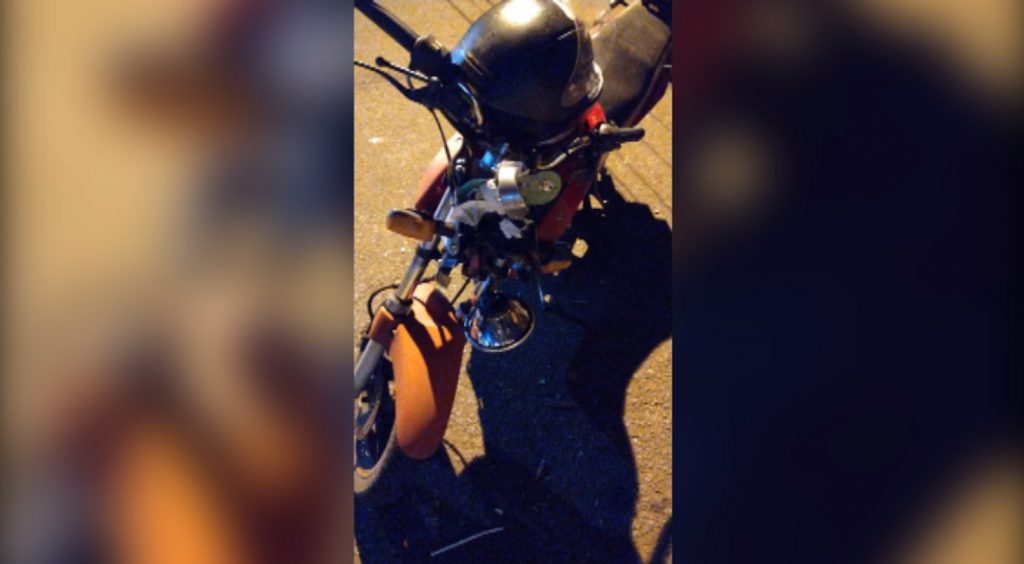 Internauta tenta localizar motorista de Corsa que atingiu motocicleta no Bairro Pioneiros Catarinenses