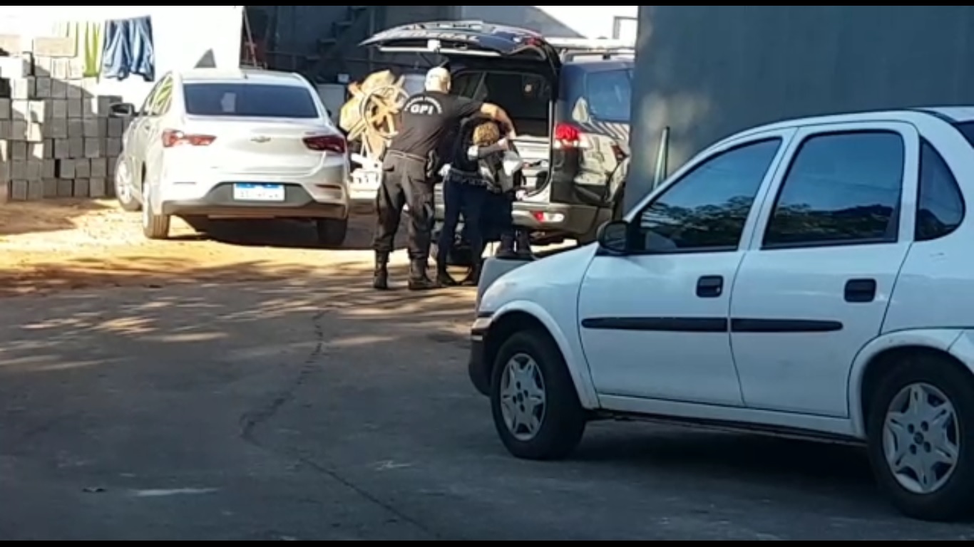 Mulher presa na Operação Efialtes é encaminhada à Cadeia Pública de Cascavel