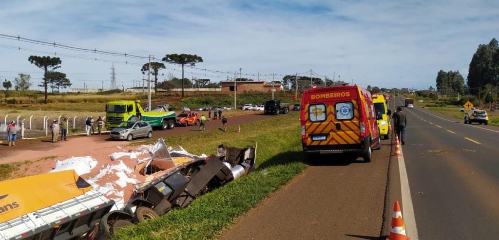 Morte em Laranjeiras do Sul: Segundo PRF, motorista de Gol transitava pela contramão e a colisão foi frontal