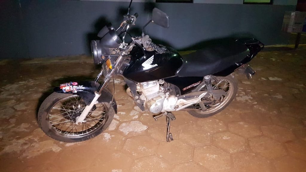 Motocicleta com registro de furto é localizada pela PM no Bairro Santa Felicidade