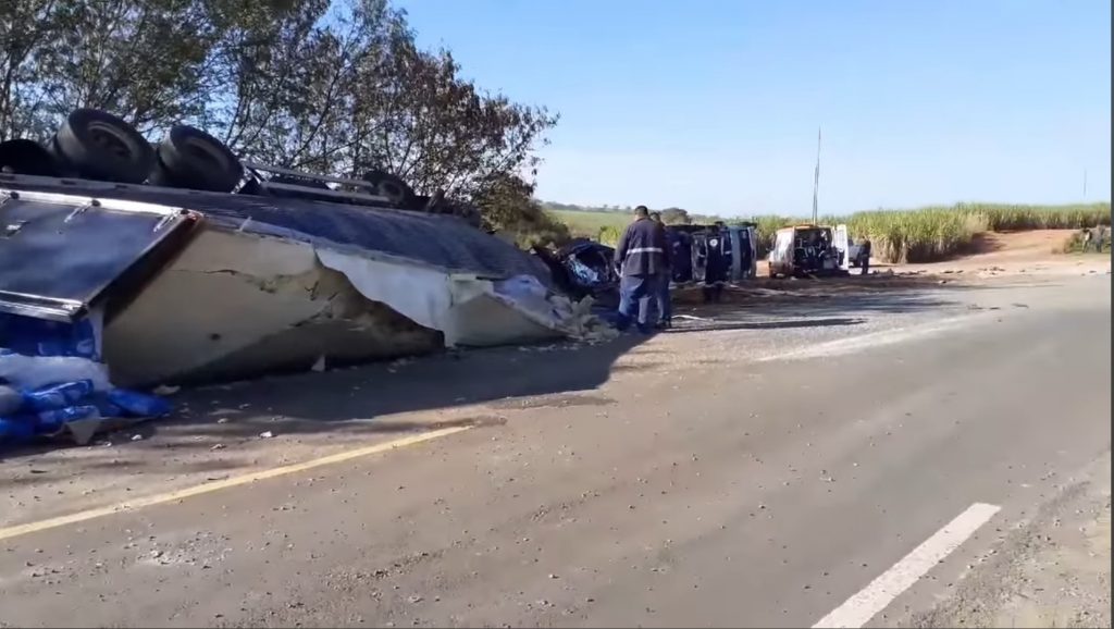 Homem morre em grave acidente na PR-317, em Colorado