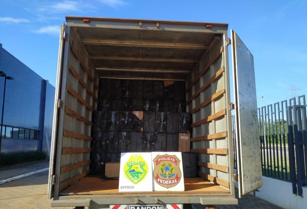 PF e BPFron apreendem 25 mil pacotes de cigarros contrabandeados em Marechal C. Rondon