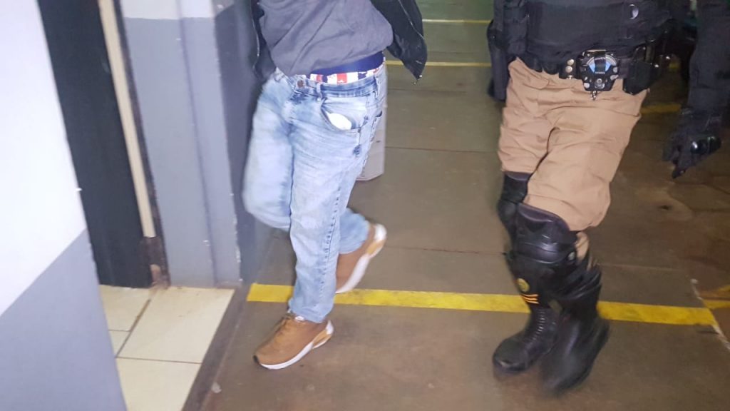 Homem é detido ao ser flagrado pilotando motocicleta furtada no Bairro São Cristóvão