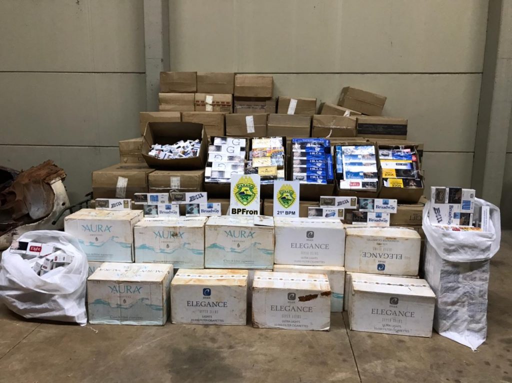BPFron e 21º BPM apreendem 7.650 pacotes de cigarros contrabandeados em Ampére