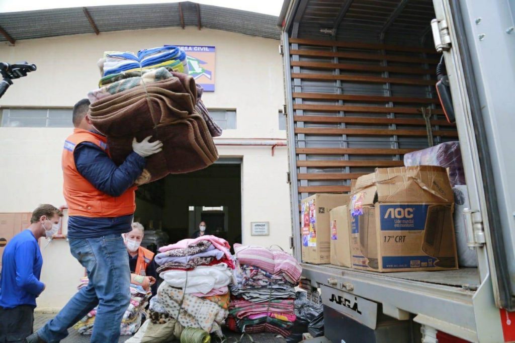 Peças arrecadadas na campanha Aquece Paraná começam a ser distribuídas