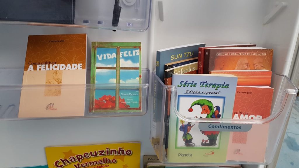 Com livros em geladeira, Rotary lança Projeto Leitura Solidária em Cascavel