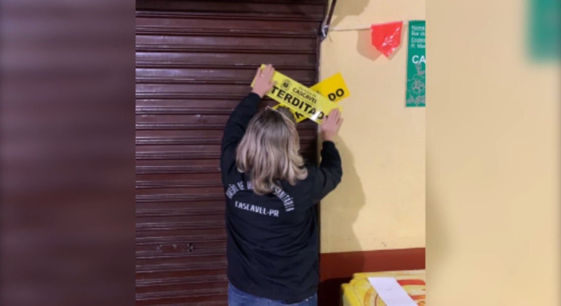 Bar na Rua Marechal Cândido Rondon é interditado pela Vigilância Sanitária Imagem referente a Bar na Rua Marechal Cândido Rondon é interditado pela Vigilância Sanitária