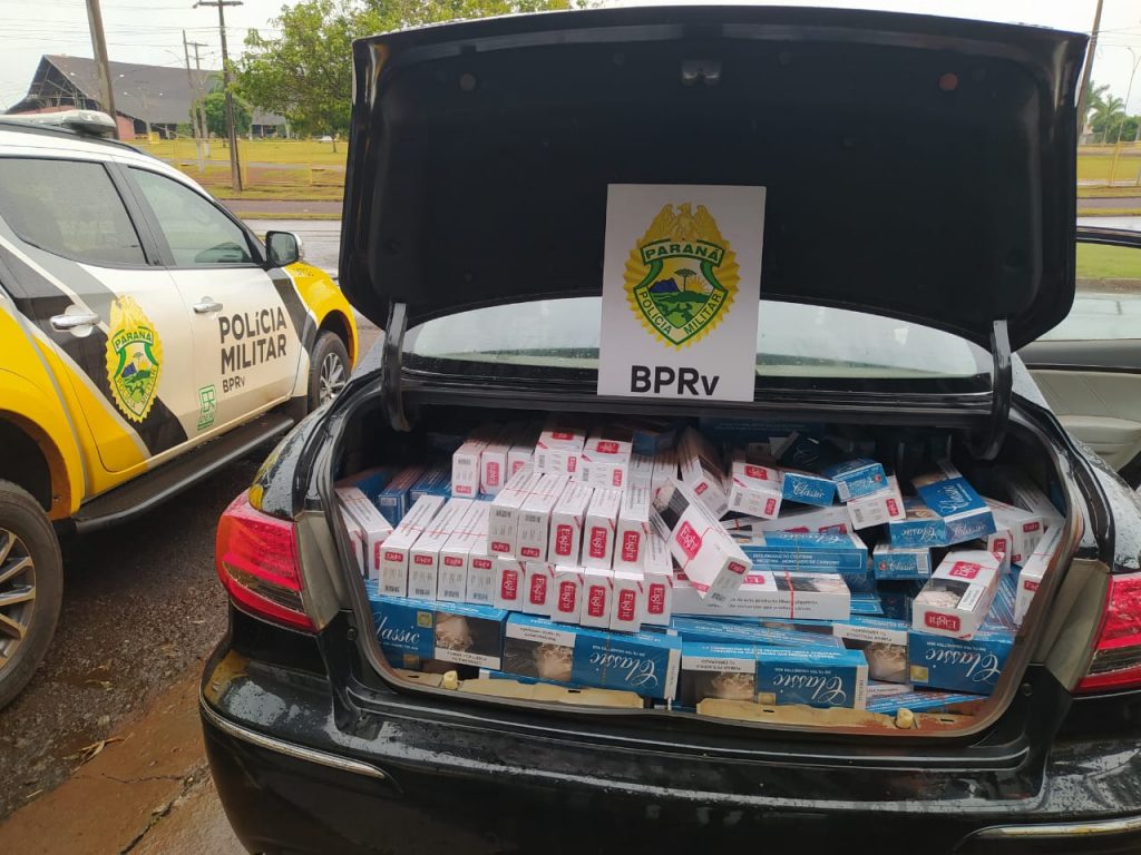 PRE apreende Hyundai Azera com 500 pacotes de cigarros contrabandeados em Assis Chateaubriand