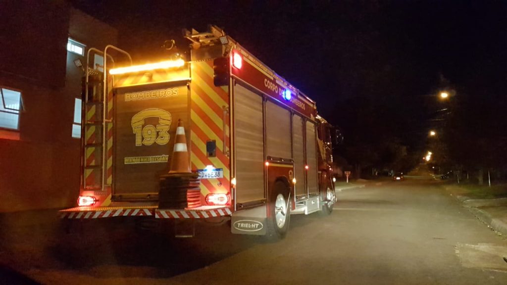 Corpo de Bombeiros é chamado para resgate de animal no Bairro Country