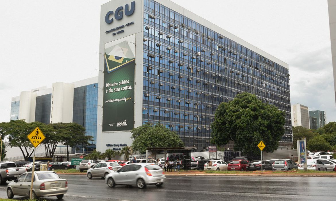 Fiança para garantir licitações públicas escapa de controle da CGU e dos ministérios