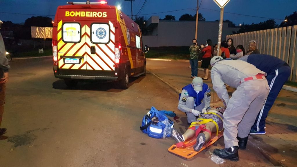 Mulher fica ferida ao ser atingida por ciclista na Rua Europa, no Bairro Morumbi