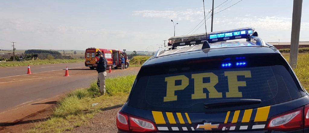 Jovem fica ferido ao cair de moto na Rua Jorge Lacerda, no acesso à BR-467