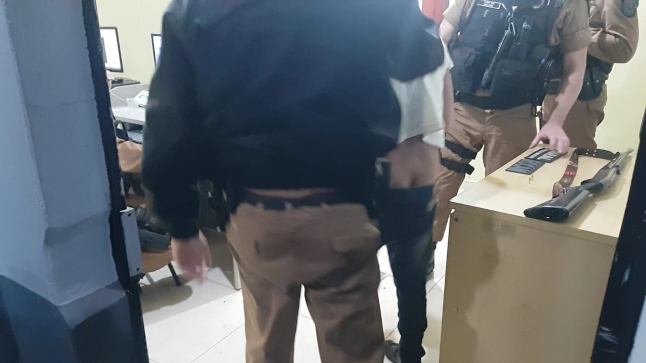 Homem acusado de violência doméstica é preso pela PM no Bairro Parque São Paulo Imagem referente a Homem acusado de violência doméstica é preso pela PM no Bairro Parque São Paulo