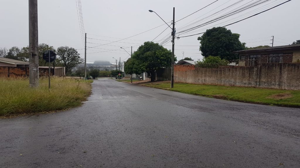 Após possível incêndio em veículos, Corpo de Bombeiros é acionado, mas situação é controlada por moradores Após possível incêndio em veículos, Corpo de Bombeiros é acionado, mas situação é controlada por moradores