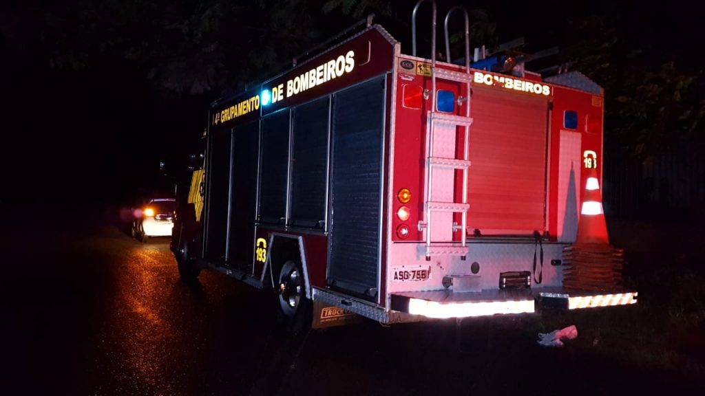 Bombeiros são acionados para abrir residência para atendimento do Samu