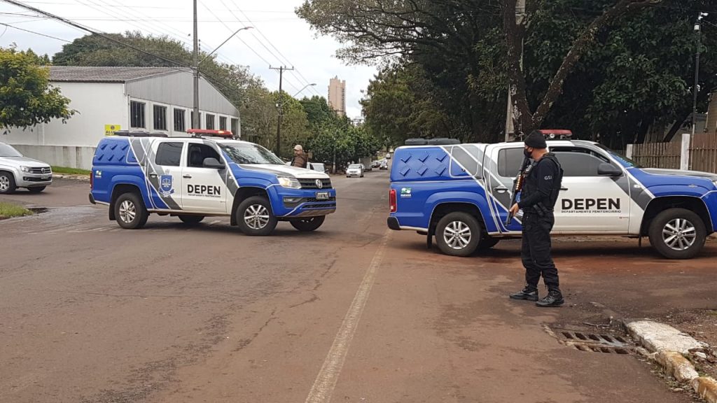Depen realiza transferência de presos da Cadeia Pública de Cascavel