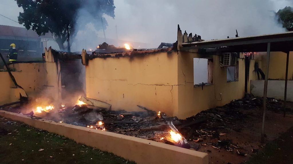 Incêndio destrói residência em Sede Alvorada; Fogo teria iniciado em um aquecedor