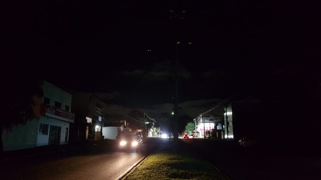 Moradores relatam falta de energia em bairros da Região Oeste de Cascavel