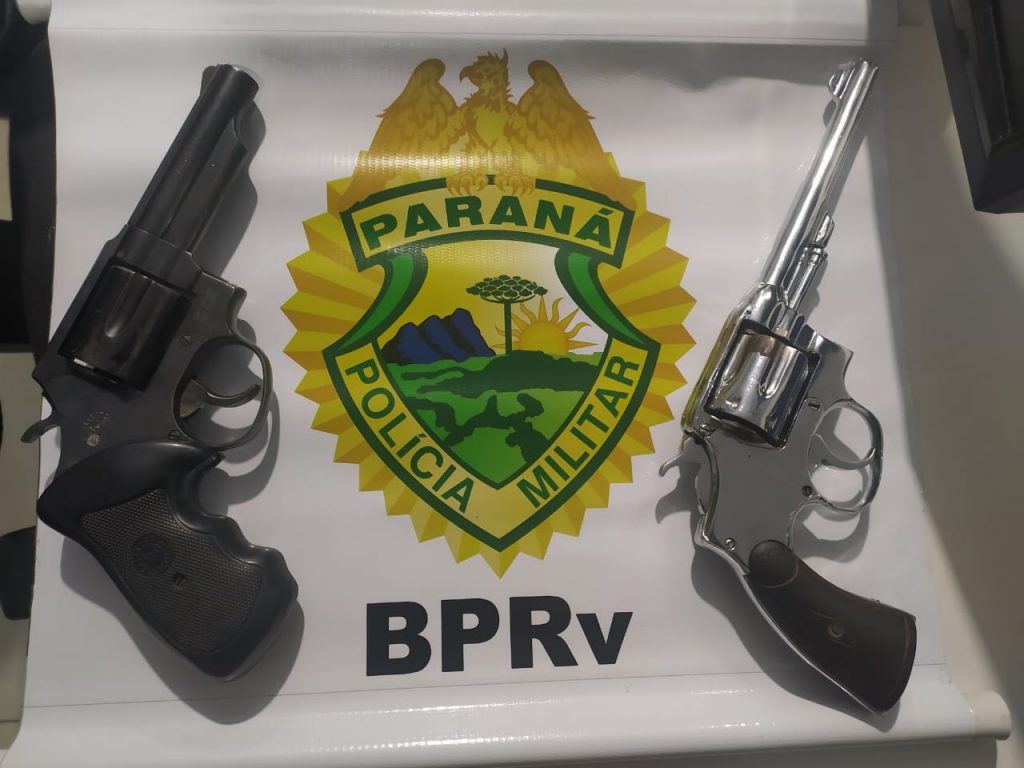 PRE detém jovem, apreende armas e 17 quilos de maconha em Cafezal do Sul