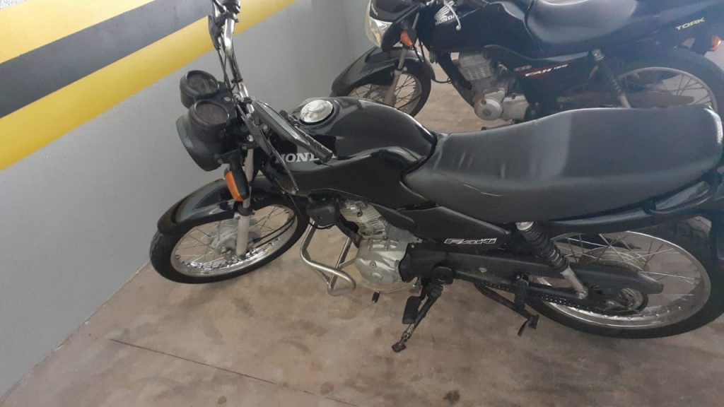 Em questão de 10 minutos, homem tem a motocicleta Honda Fan furtada no Bairro Santa Felicidade