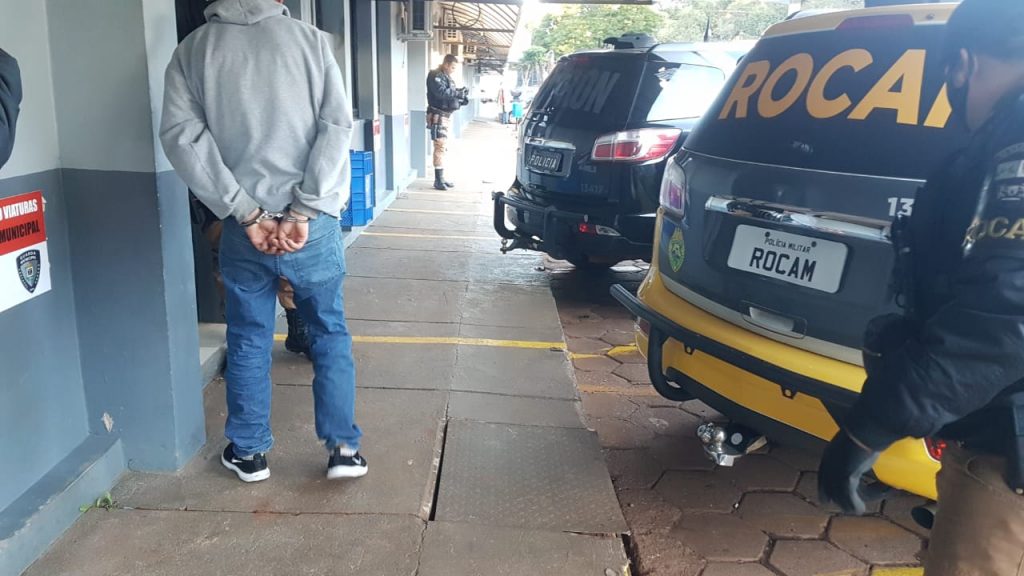 Jovem pilotando motocicleta furtada é detido pela Rocam no Jardim Colina Verde