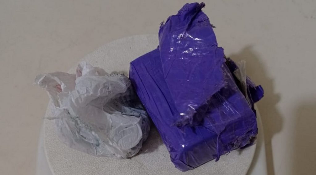 Casal é abordado pela ROTAM e flagrado com porções de maconha em Arapongas