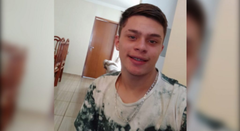 Julio Cesar Wasczuk Martins, de 16 anos, está desaparecido e família pede ajuda para encontrá-lo
