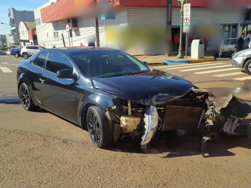 Acidente de trânsito resulta em uma pessoa ferida no Centro de Toledo Imagem referente a Acidente de trânsito resulta em uma pessoa ferida no Centro de Toledo