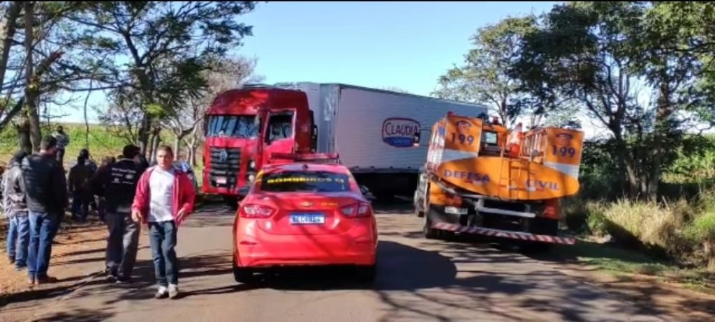 Homem morre atropelado por caminhão na PR-445, em Bela Vista do Paraíso