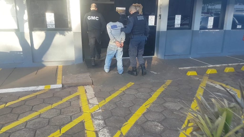 Acusado de violência doméstica é detido e levado à 15ª SDP