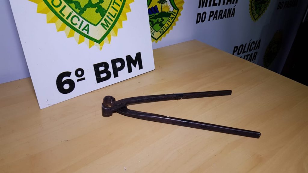 Suspeito de furtos é detido por seguranças de supermercado no Bairro Tropical; ele portava uma ferramenta