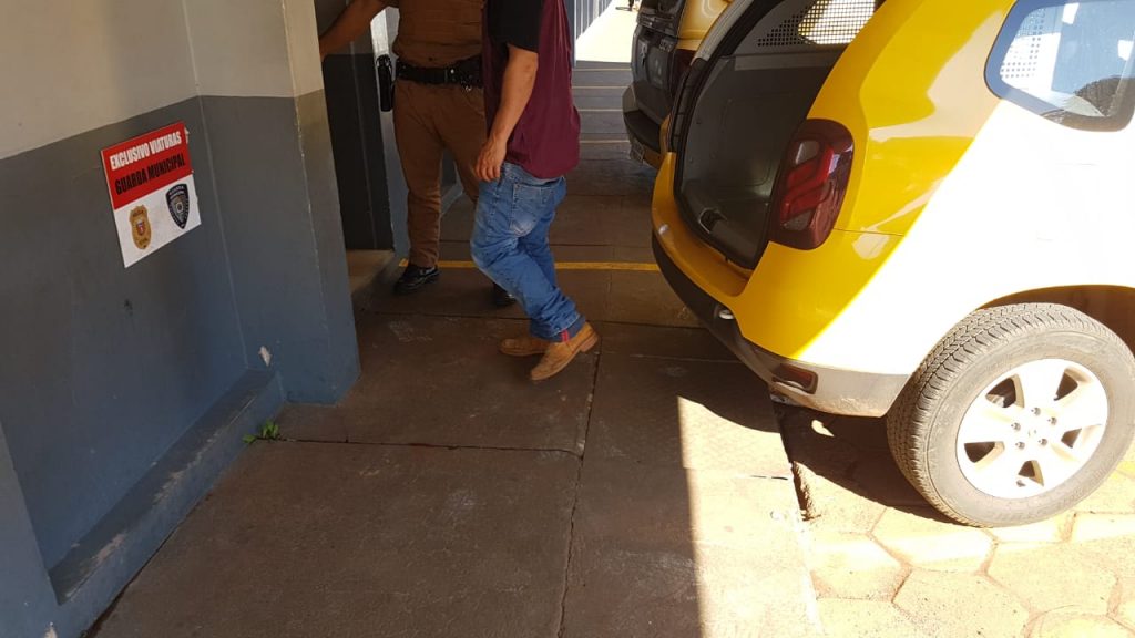 PM detém homem por agressão à própria mãe