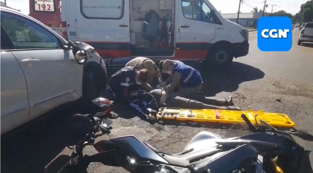 Motociclista sofre fratura exposta em acidente na esquina da Kennedy com a Flamboyant