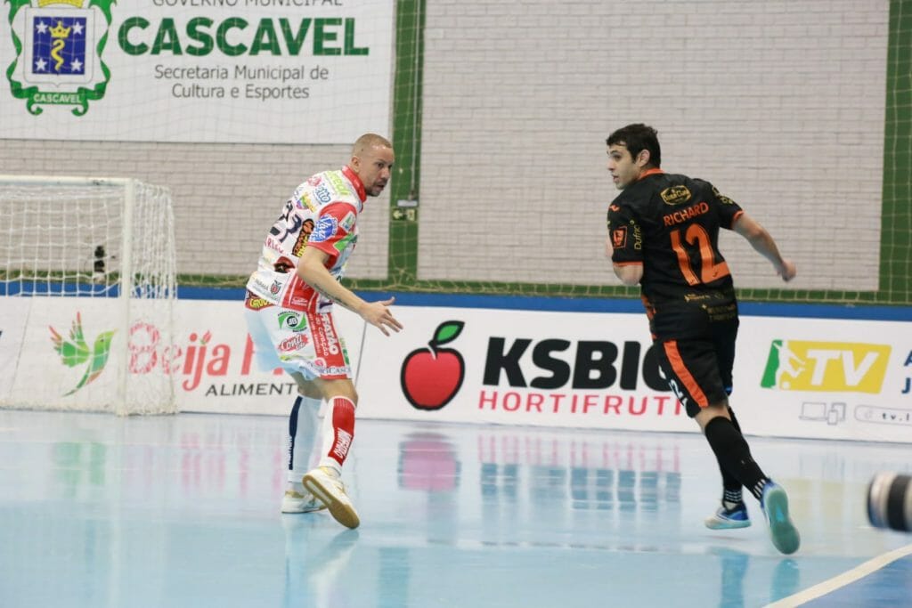 Na Neva, Cascavel Futsal sofre empate do Carlos Barbosa nos segundos finais de partida, válida pela LNF 2021