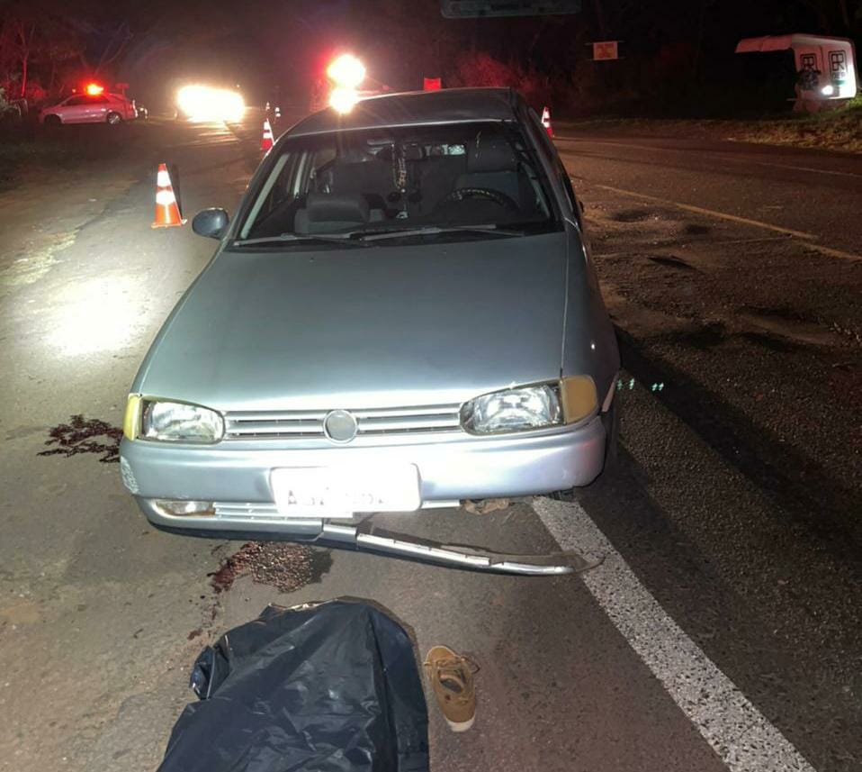 Acidente entre moto, carro e viatura do BPFRON deixa um morto na PR-323 em Umuarama