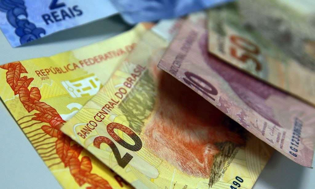Governo melhora projeção de déficit primário para R$ 139 bi em 2021