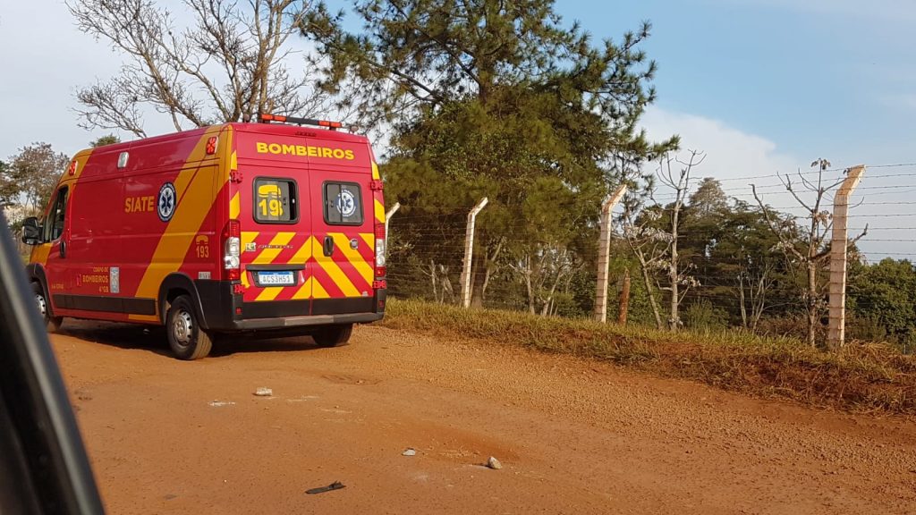 Ciclista de 27 anos cai e sofre contusões na Estrada Alto São Salvador