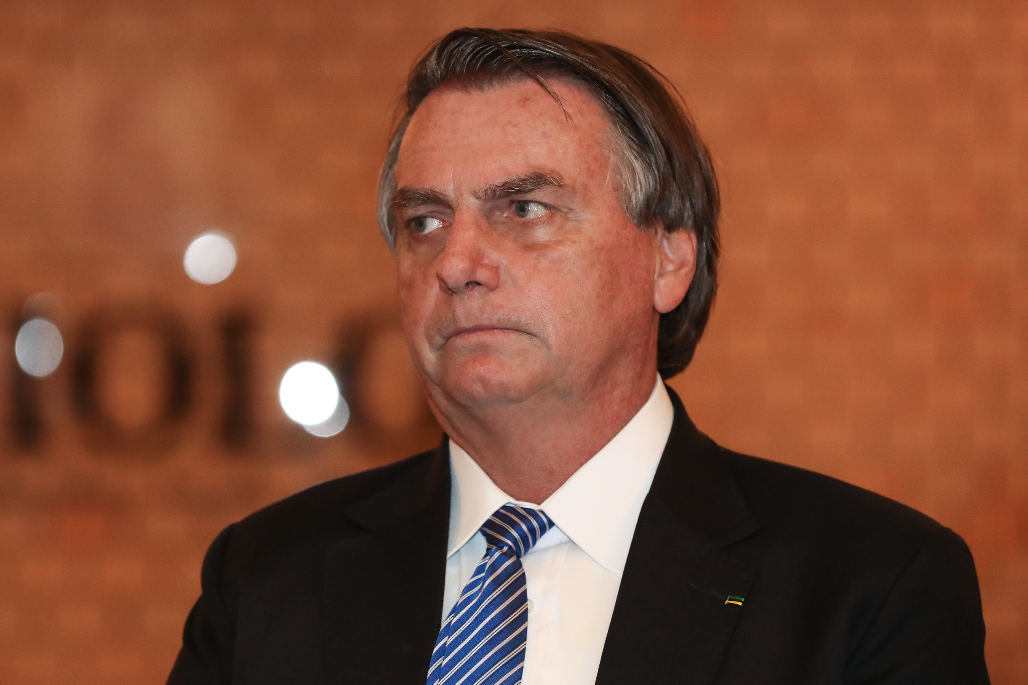 Bolsonaro diz que deu pisão no pé de Angela Merkel após encontro ‘excelente’