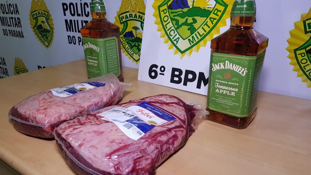 Casal é detido após tentar furtar peças de picanha e litros de Jack Daniels