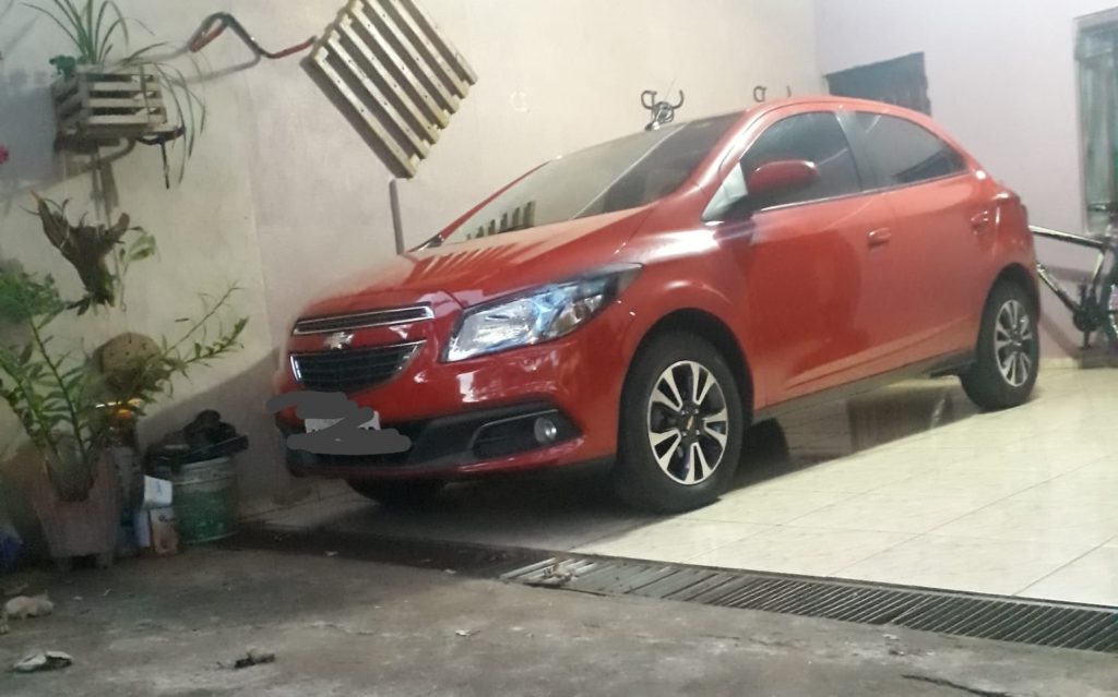 Veículo Onix com placas AXV-4B39 é tomado em assalto no Bairro Interlagos; dono pede ajuda para recuperar o carro