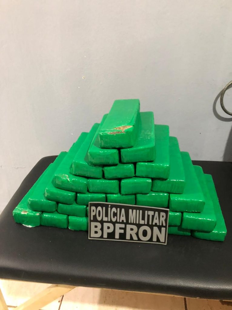 BPFron apreende maconha em ônibus na cidade de São Miguel do Iguaçu