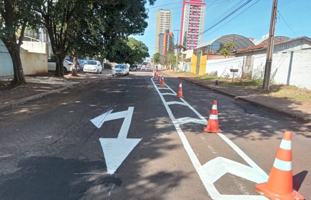 Trânsito: Transitar reforça sinalização com estreitamento de pista na Flamboyant com binários