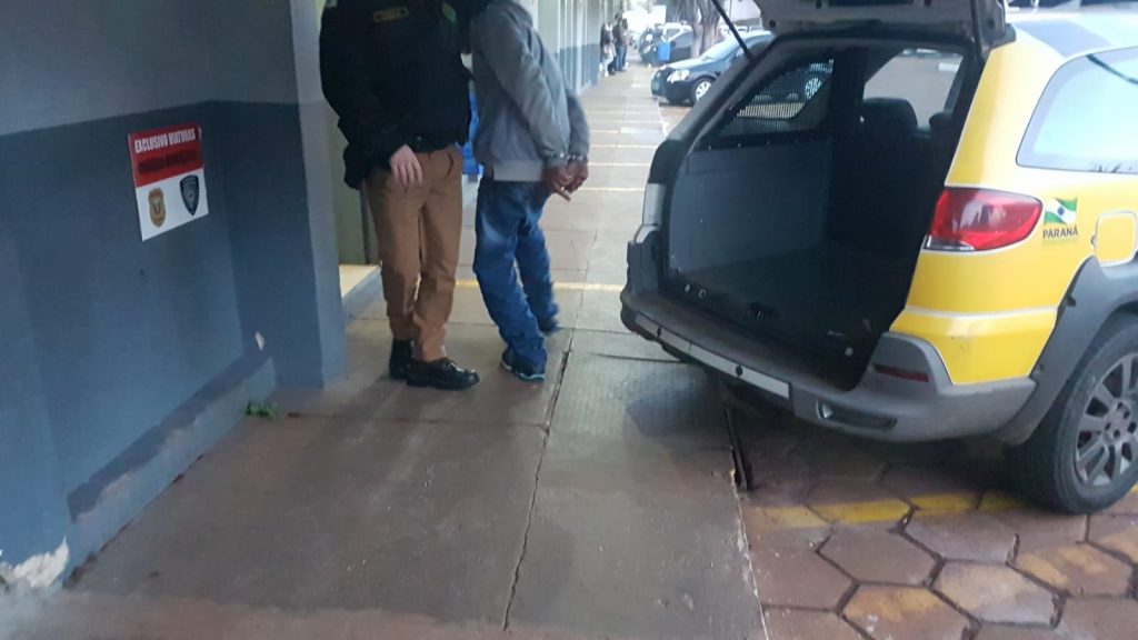 PM detém suspeito e recupera moto furtada durante a madrugada de hoje (19) na Região da Fag