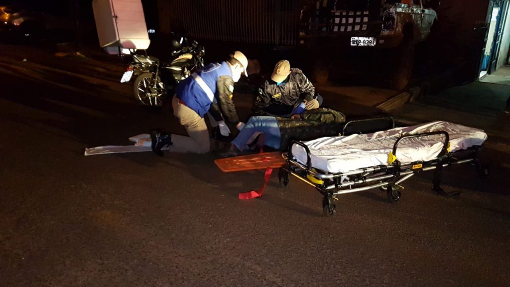Motociclista sofre queda e é socorrido pelo Siate no Jardim Veneza