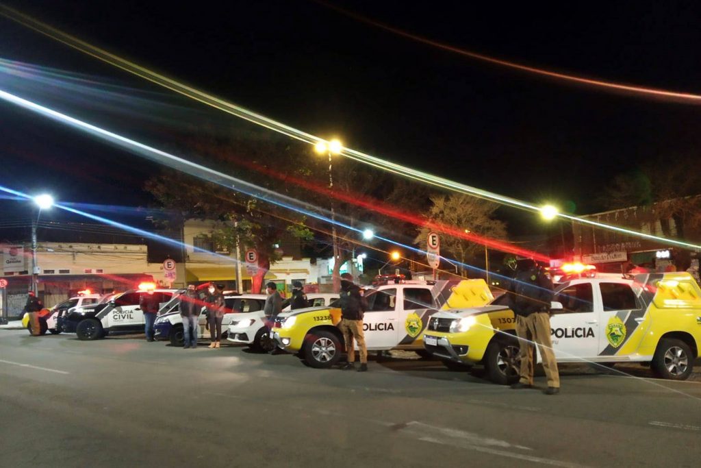 Em fim de semana de festas ilegais, fiscalização dispersa 1,2 mil pessoas em Curitiba