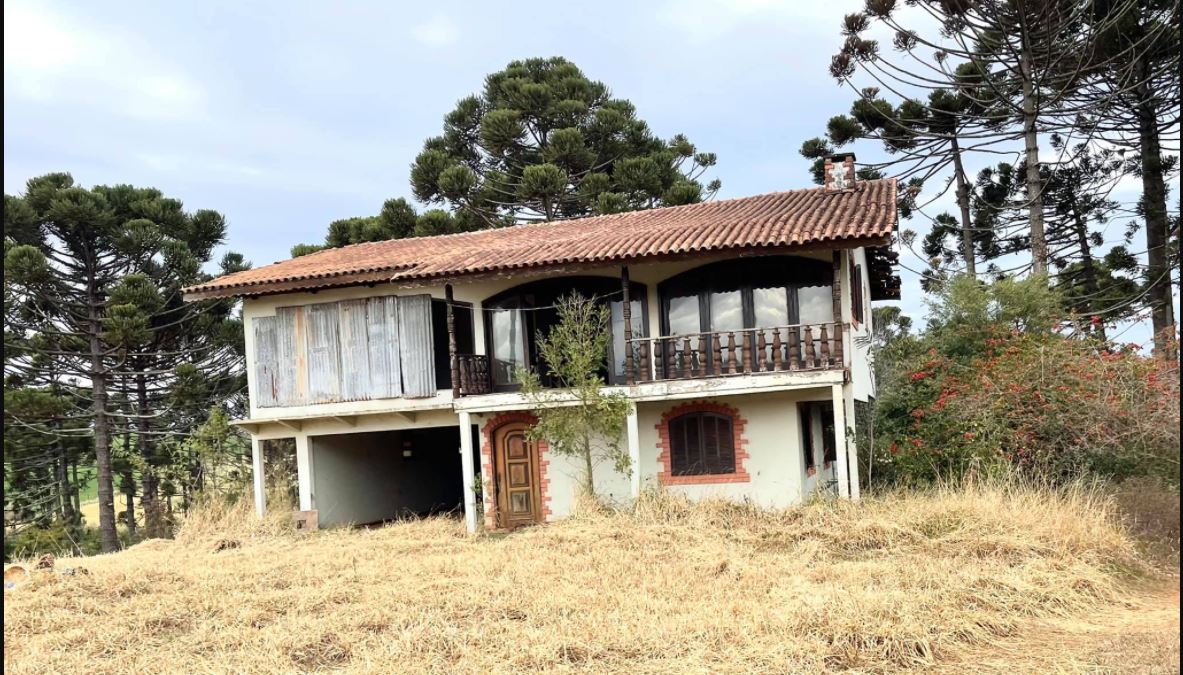 Imagem referente a Casa mal-assombrada? “Investigação” de vereador Valdecir Alcântara revolta donos de imóvel em Cascavel