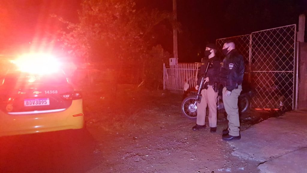Homem é atingido por tiros no Bairro Esmeralda e levado por vizinhos ao HUOP; Bombeiros chegaram a ir ao local