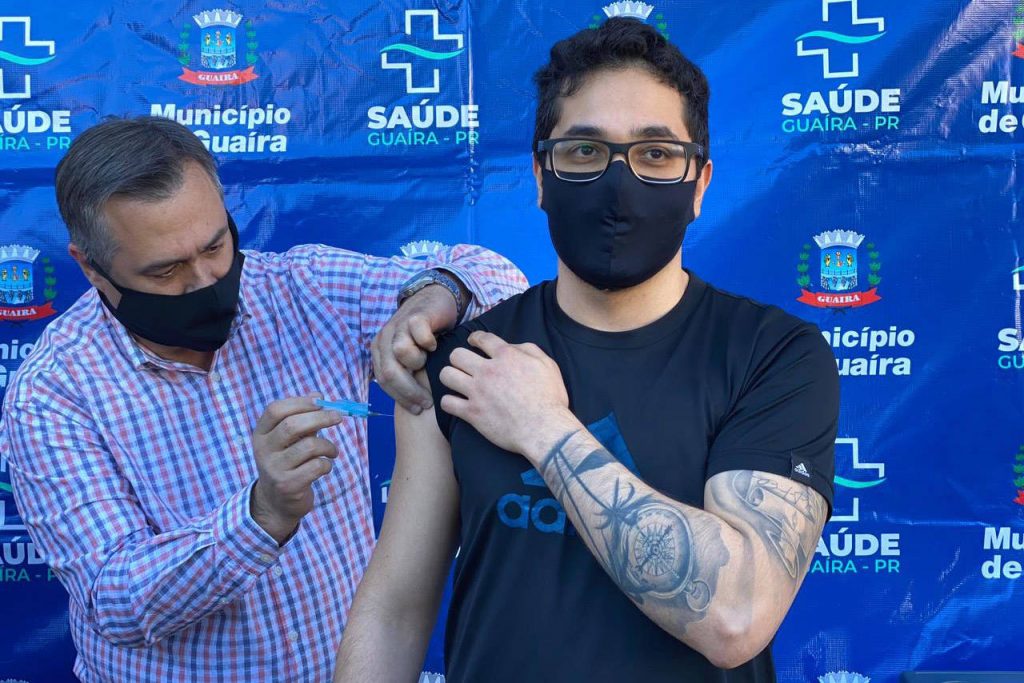 Secretário da Saúde acompanha vacinação de fronteira no município de Guaíra
