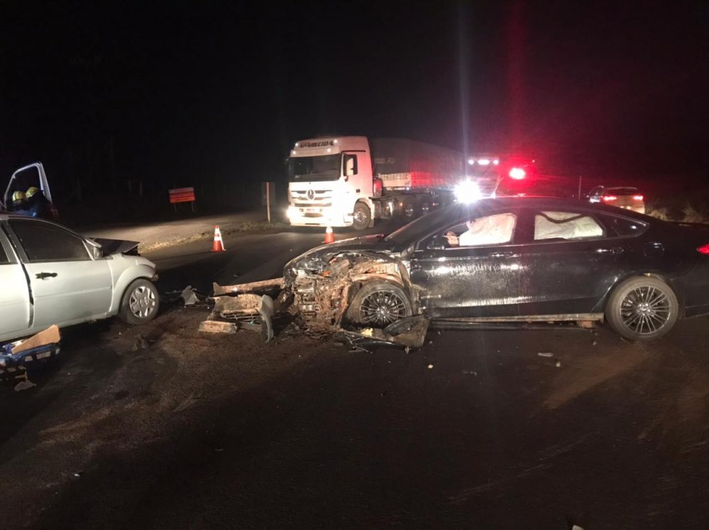 Grave acidente deixa duas pessoas em estado grave na BR-163, em Santa Lúcia; uma terceira vítima sofreu lesões leves