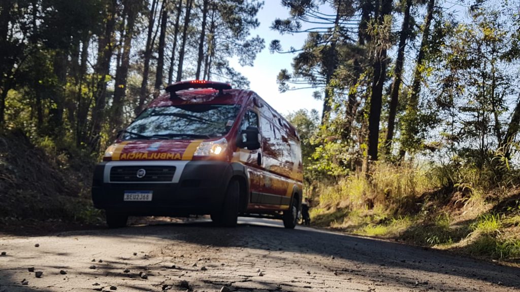 Homem de 53 anos fere o rosto ao sofrer queda de bicicleta na Estrada São Brás